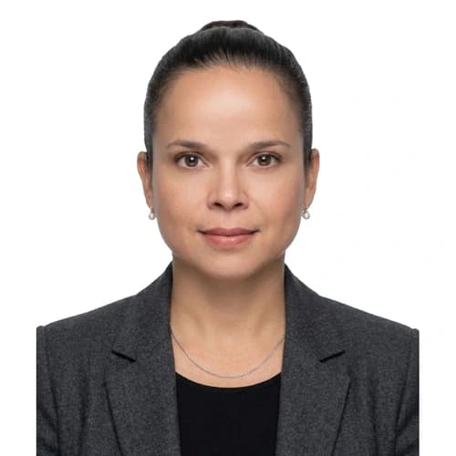 Adm. Karen J. Requejo R.